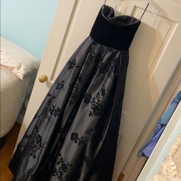 Ballgown - Picture 3 of 7